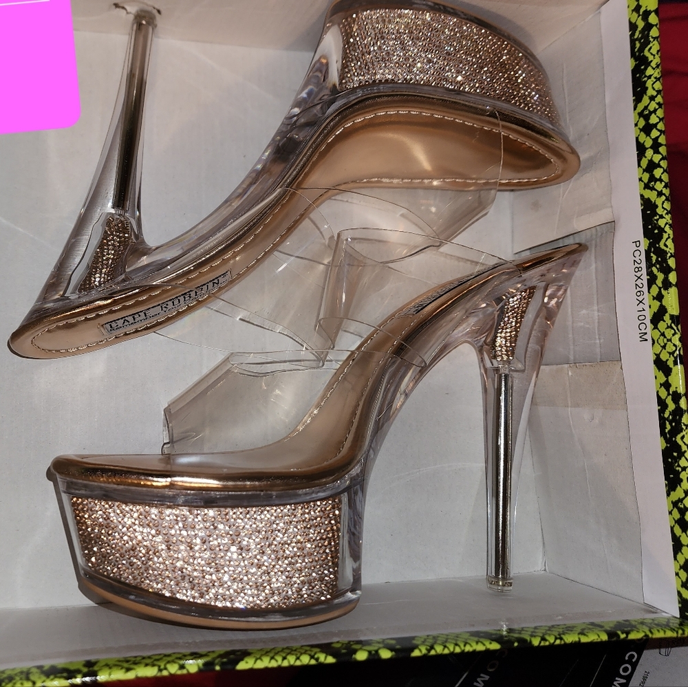 Cape Robbin heels